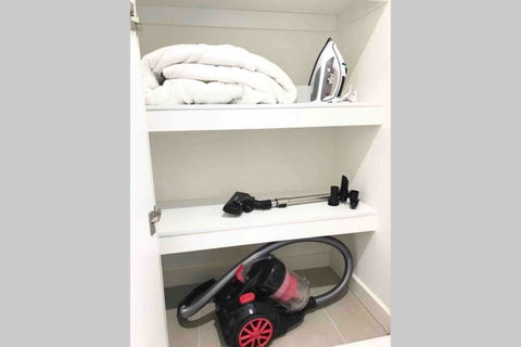 ESQ Astonishing 3BD Apartment 1 Min From Train Station - Northern Rivers Accommodation 3