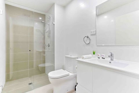 ESQ Astonishing 3BD Apartment 1 Min From Train Station - Northern Rivers Accommodation 2