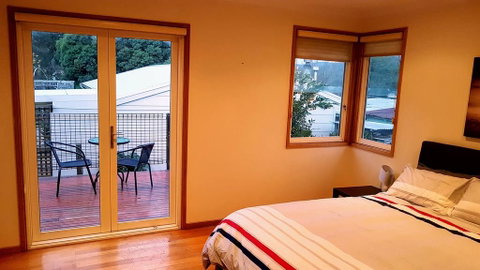 Family Getaway In Eildon - Pet Friendly - Northern Rivers Accommodation 0