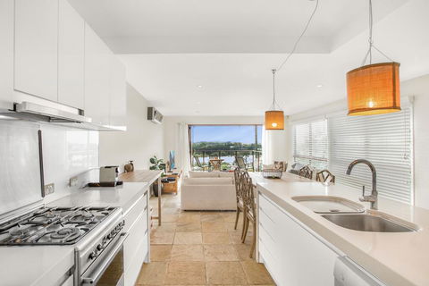 Family House With BBQ Deck, Water View And Parking - Northern Rivers Accommodation 2