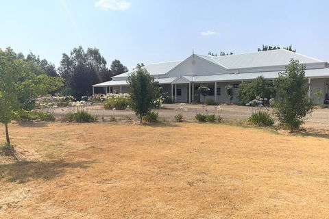Farm House At The Gateway To The King Valley - Northern Rivers Accommodation 2