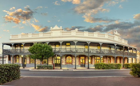 Farmers Home Hotel - Northern Rivers Accommodation 0
