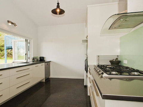 Farrant House - Modern And Contemporary - Northern Rivers Accommodation 1