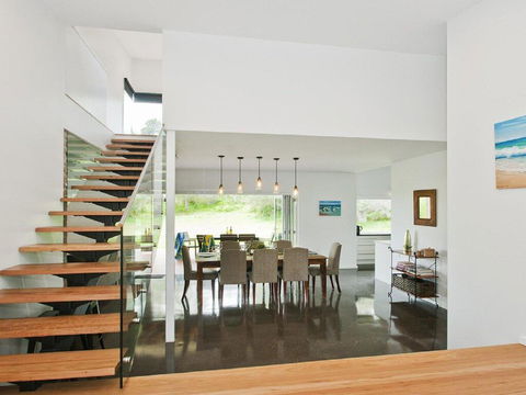 Farrant House - Modern And Contemporary - Northern Rivers Accommodation 3