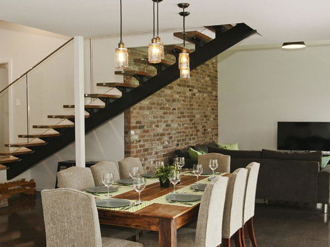 Farrant House - Modern And Contemporary - Northern Rivers Accommodation 0
