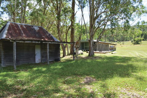 Four Bull Hut - Northern Rivers Accommodation 1