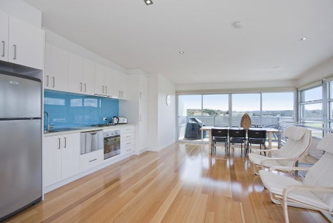 Four Kings Apartment - Deluxe 2br #3 - Northern Rivers Accommodation 0
