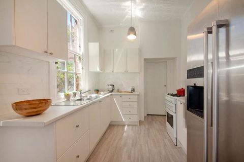 FUN TIMES In HUGE House 1 Minute To SYDNEY HARBOUR - Northern Rivers Accommodation 2