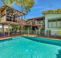 Gecko's Rest - Rainbow Shores Executive Beach House Pet Friendly Pool Wi-fi - Northern Rivers Accommodation