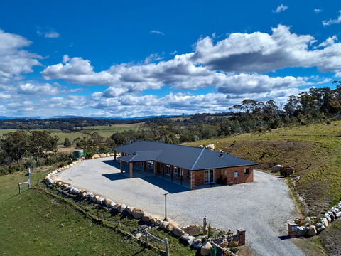 George River Park (House, 100 Acres, Animals, Views) - Northern Rivers Accommodation 1