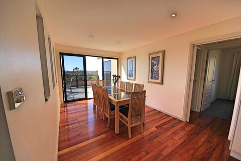 Georges Bay Luxury - Northern Rivers Accommodation 3