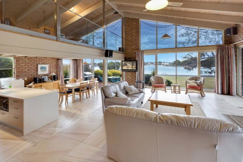 Getaway - Waterfront Island Living - Northern Rivers Accommodation 1