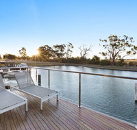 Gippsland Lakehouse A - Canal frontage - Northern Rivers Accommodation