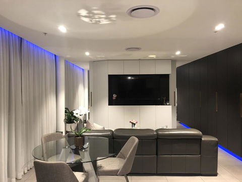 Glasshouse Apartment - At Parramatta - Northern Rivers Accommodation 1