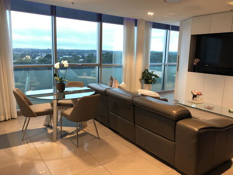 Glasshouse Apartment - At Parramatta - Northern Rivers Accommodation 0