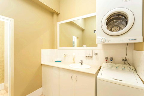 Globe Apartments - Northern Rivers Accommodation 2