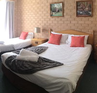 Golden Chain Aalana Motor Inn
