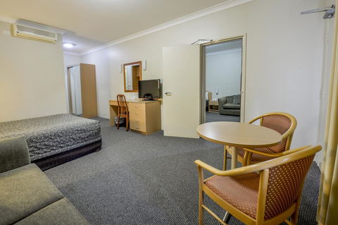 Golden Guitar Motor Inn - Northern Rivers Accommodation 0