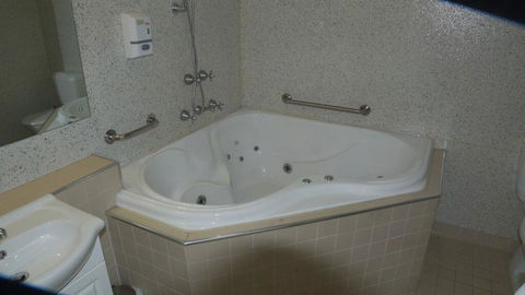 Golden Leaf Motel - Northern Rivers Accommodation 1