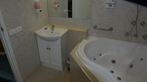 Golden Leaf Motel - Northern Rivers Accommodation 3