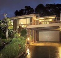 Great Views/Location 5 bedrooms in Glen Waverley - Northern Rivers Accommodation