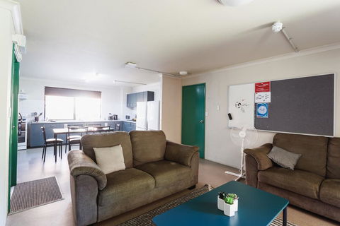 Guild House 6 Bedroom Flat - Northern Rivers Accommodation 0