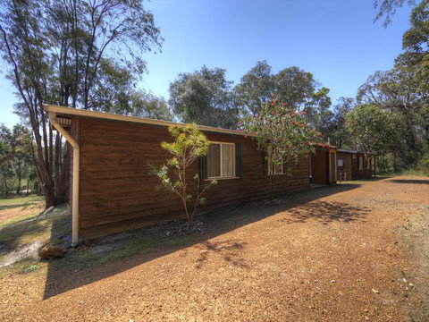 Gum Grove Chalets - Northern Rivers Accommodation 3