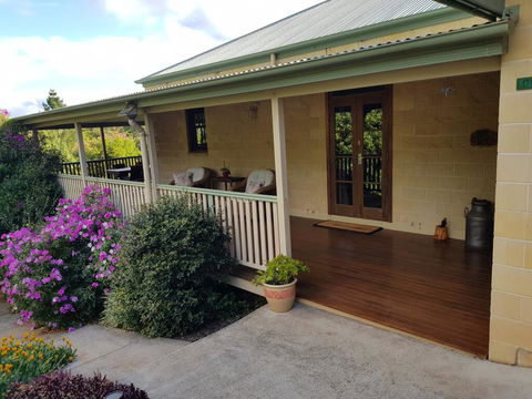Gumtree House Montville - Northern Rivers Accommodation 0