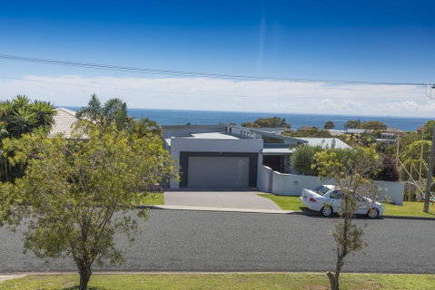 HAMPTONS - Northern Rivers Accommodation 1