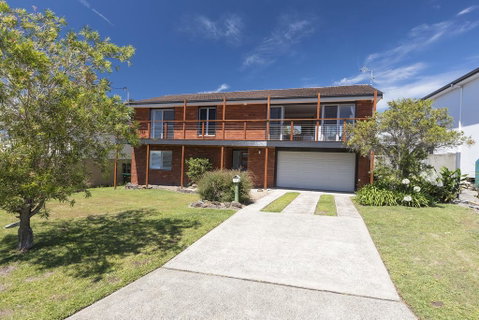 HAMPTONS - Northern Rivers Accommodation 0