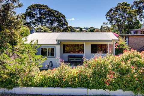 Henny's Of Merimbula - Northern Rivers Accommodation 0