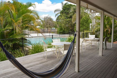 Hervey Bay Flashpackers - Northern Rivers Accommodation 0
