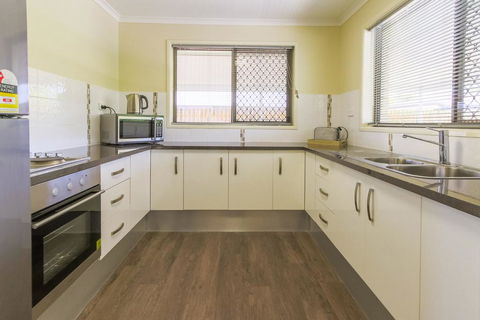 Hibiscus Holiday Home - Northern Rivers Accommodation 1