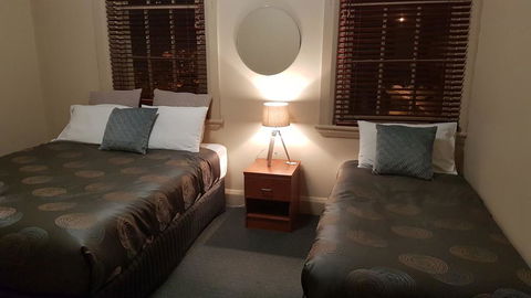 Highlands Hotel - Northern Rivers Accommodation 1