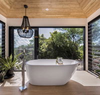 Hilltop Hideaway Luxury Style - Northern Rivers Accommodation