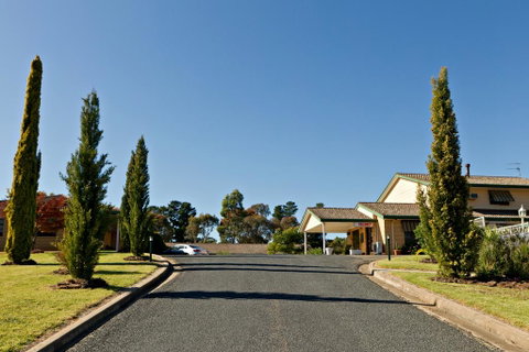 Hilltops Retreat Motor Inn - Northern Rivers Accommodation 2