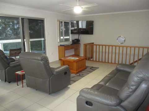 Holiday In Style - Hervey Bay - Northern Rivers Accommodation 3