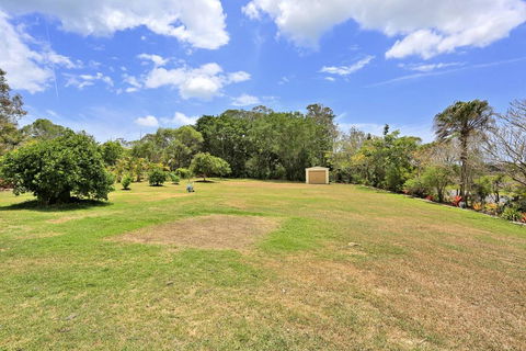 Hook Wine And Sinker Hervey Bay - Northern Rivers Accommodation 2