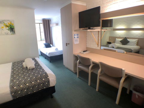 Jacaranda Place Motor Inn - Northern Rivers Accommodation 1