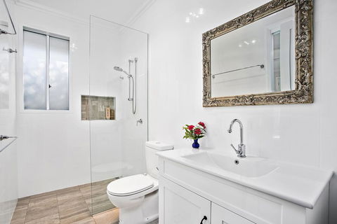 Jetty Splendour Guest Bedroom With Bathroom En-suite B'nB - Northern Rivers Accommodation 3