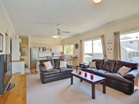 Just 4 Fun - Northern Rivers Accommodation 0