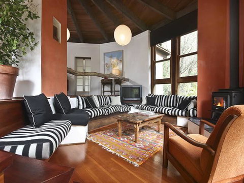 Kanimbla View Clifftop Retreat - Northern Rivers Accommodation 1