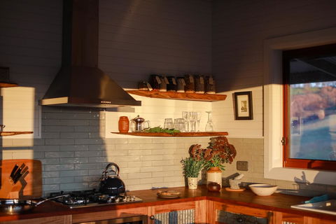 Kestrel Nest EcoHut - Northern Rivers Accommodation 1