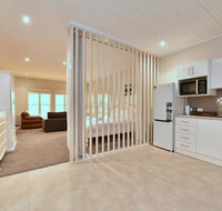 King I - you can honestly walk to Bimbadgen and Hope Estate concerts - Northern Rivers Accommodation