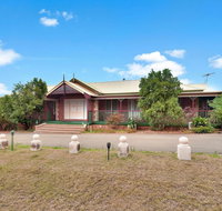 King Retreat Estate - you can honestly walk to Bimbadgen and Hope Estate concerts - Northern Rivers Accommodation