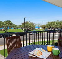 Kings Beach Ocean Front Views Private Balcony overlooking Kings Beach - Northern Rivers Accommodation