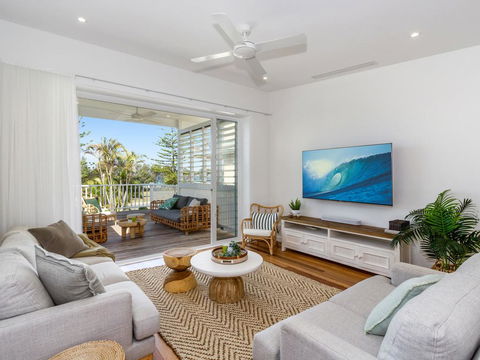 KINGY BEACH HOUSE @ 162 - Northern Rivers Accommodation 0