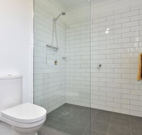 Kinloch Cottage renovated to new on Daisy Hill Vineyard - Northern Rivers Accommodation