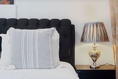KOZYGURU Belrose Modern Designer 2 Bed + FREE Parking - Northern Rivers Accommodation 1