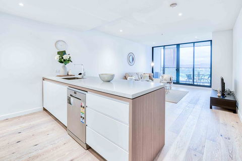 KOZYGURU FORTITUDE VALLEY HIGH LEVEL 2 BED APT + FREE PARKING QFV179-2612 - Northern Rivers Accommodation 1
